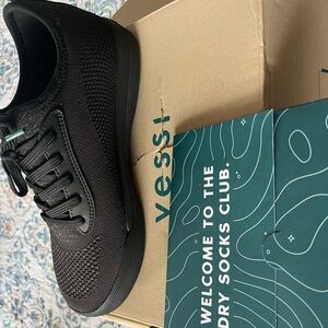 VESSI Sneakers cloud comfort all today. Size 8